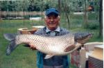 Egy 11 kg-os amur akadt Lov�sz Istv�n horg�ra, 2005.05.15-�n